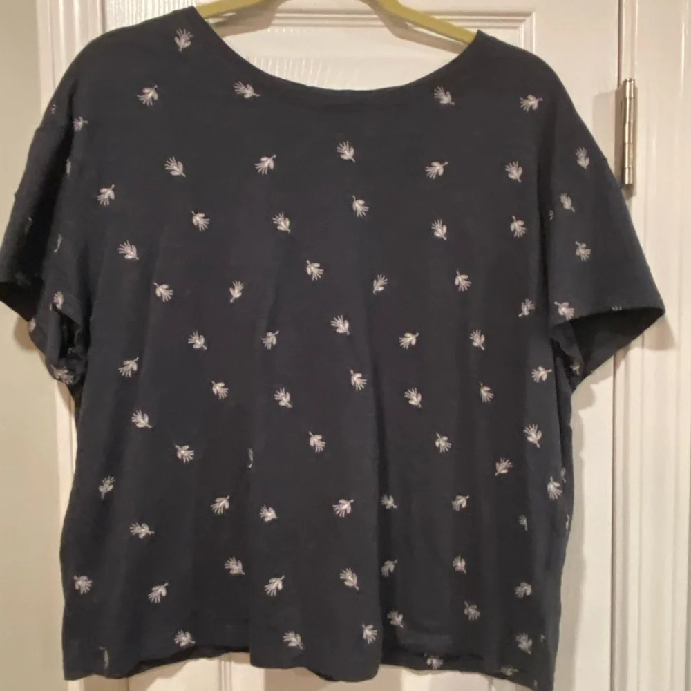 Orvis Navy Blue Short Sleeve Tee with White Floral Print